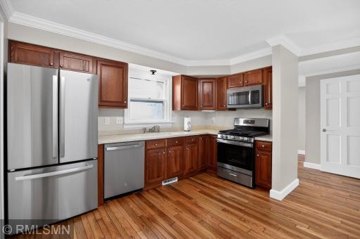 08_3325_Urbandale_Ln_N_Plymouth_MN_55447_USA-Kitchen-9N0A2648.jpg