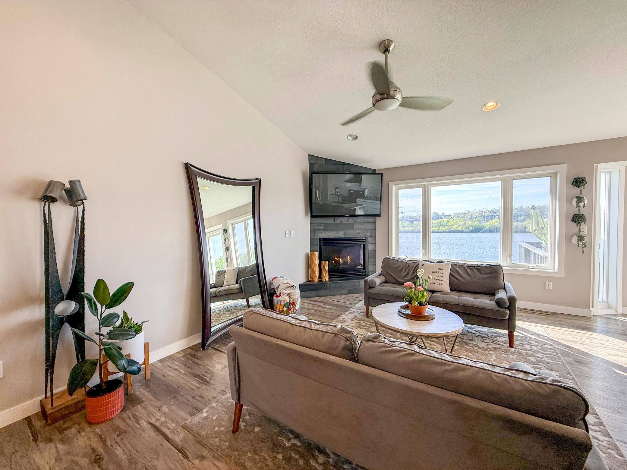 16-Sandra-Reid-Remax-Results-Rochester-MN-lake-property.jpg