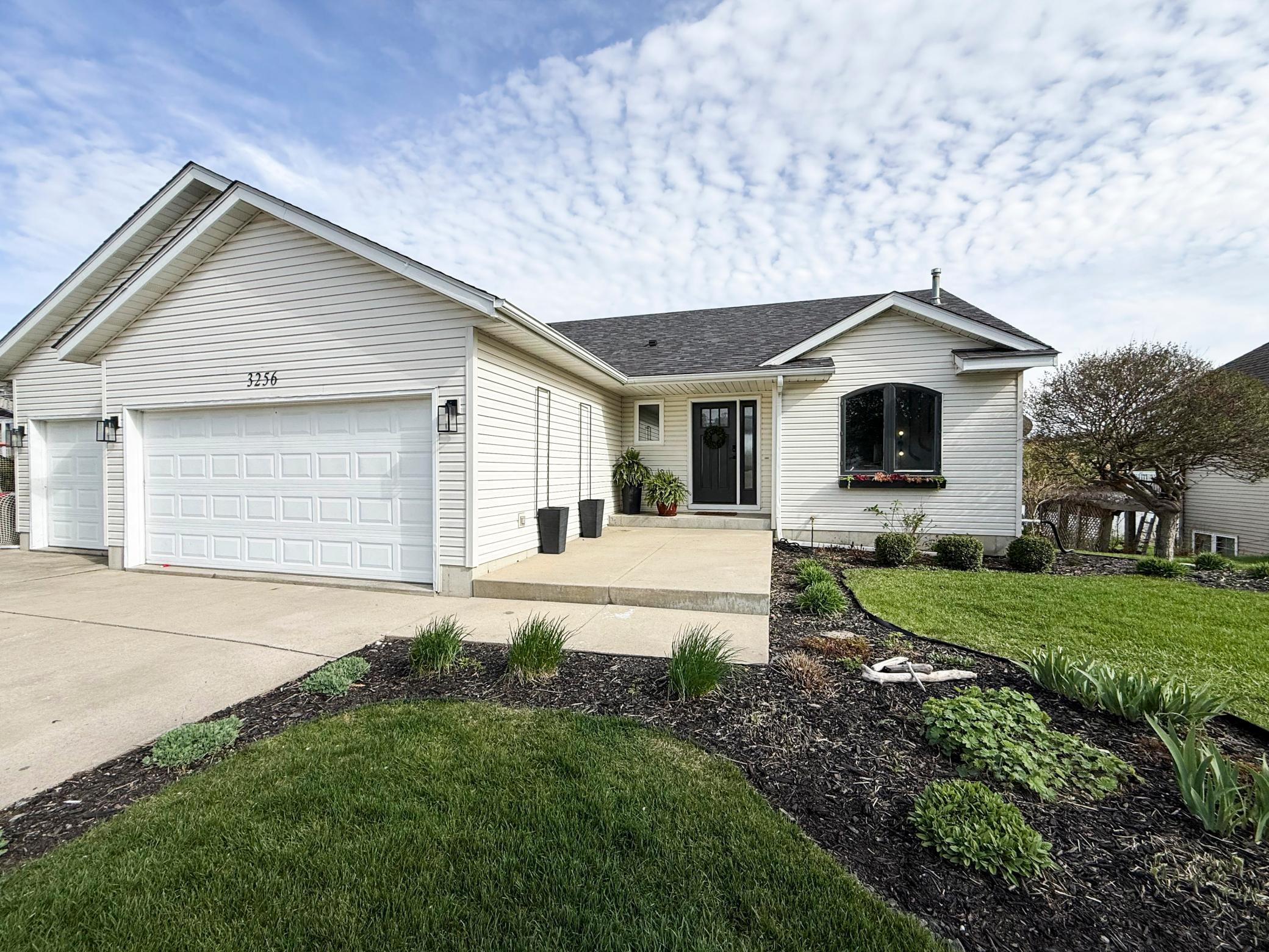 33-Sandra-Reid-Remax-Results-Rochester-MN-lake-property.jpg
