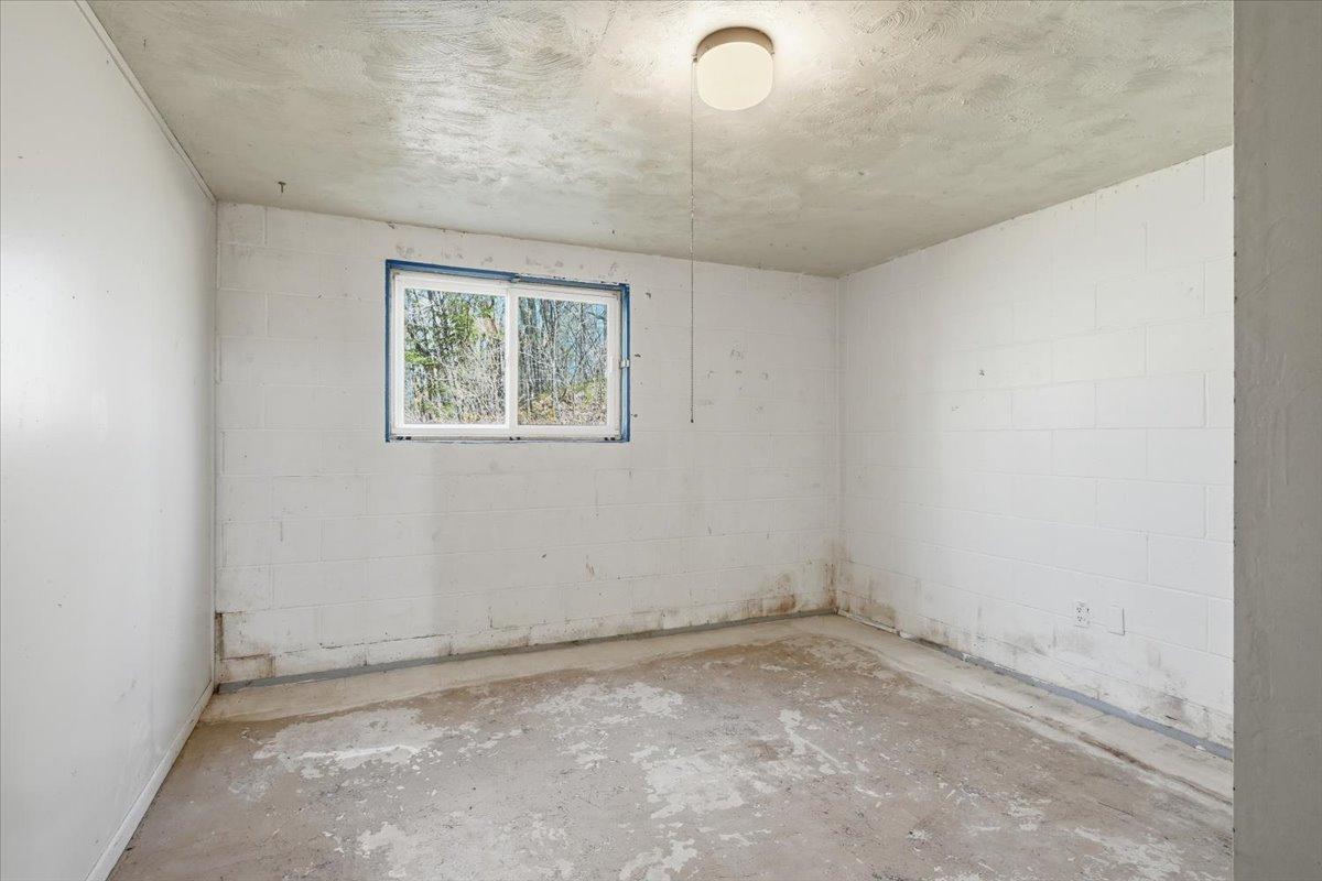 16-Lower Room.jpg
