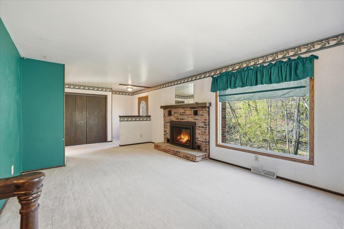 05-Living Room.jpg