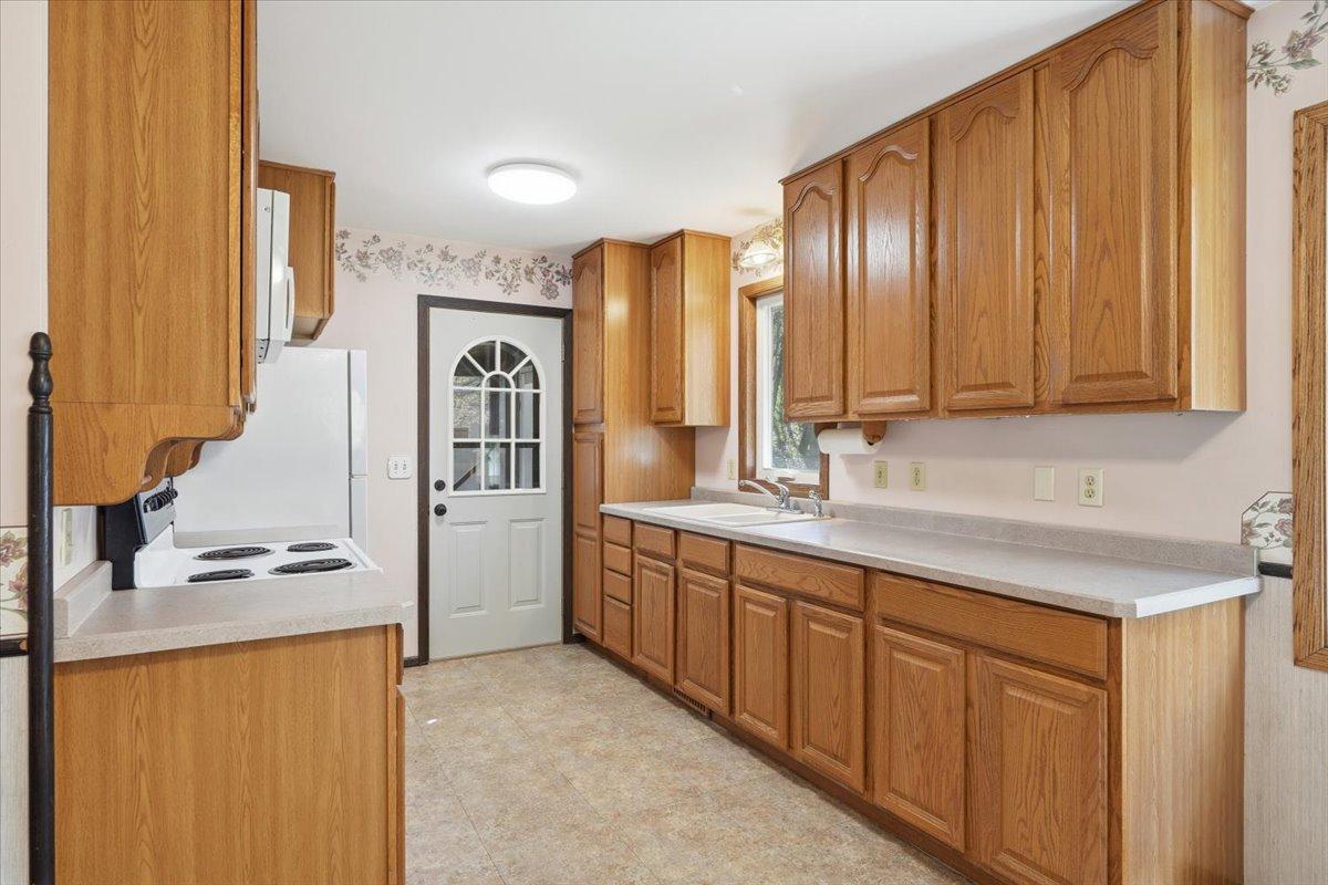 06-Kitchen.jpg