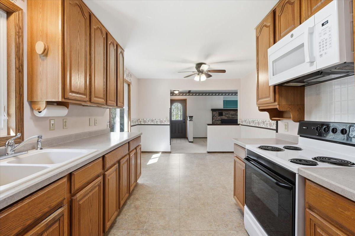 07-Kitchen.jpg