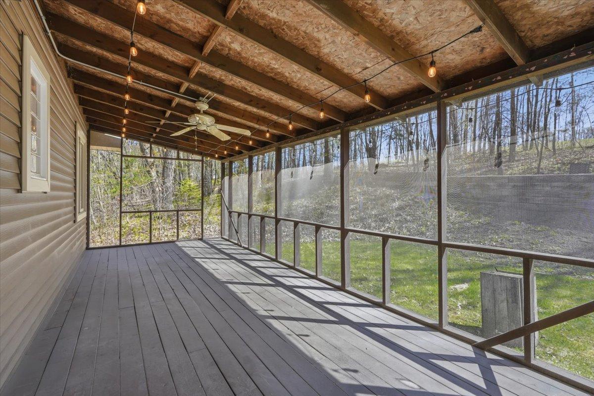17-Screened Porch.jpg