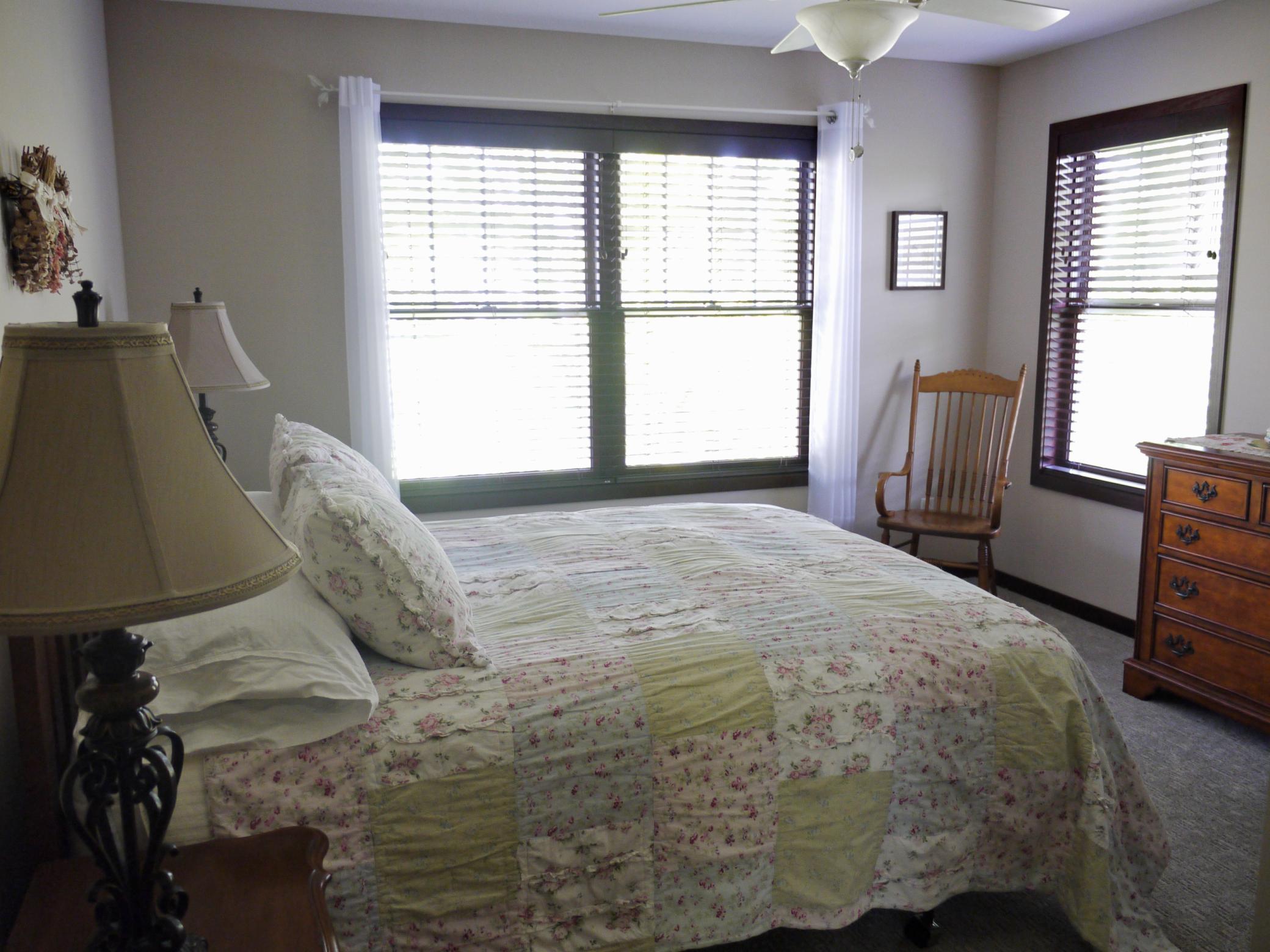 Upper level 4th bedroom with north and east facing windows.jpg