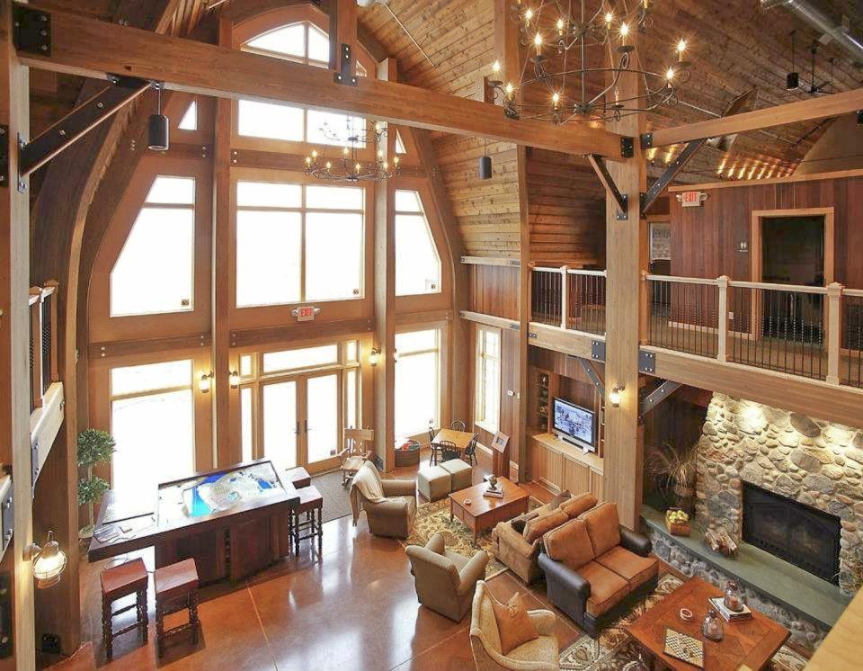 Community room at main clubhouse.jpg