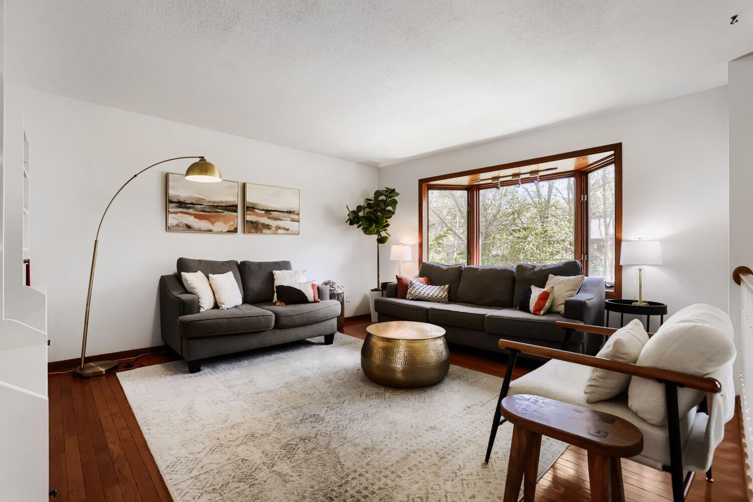 461 mystic st - Web Quality - 004 - 04 Living Room.jpg