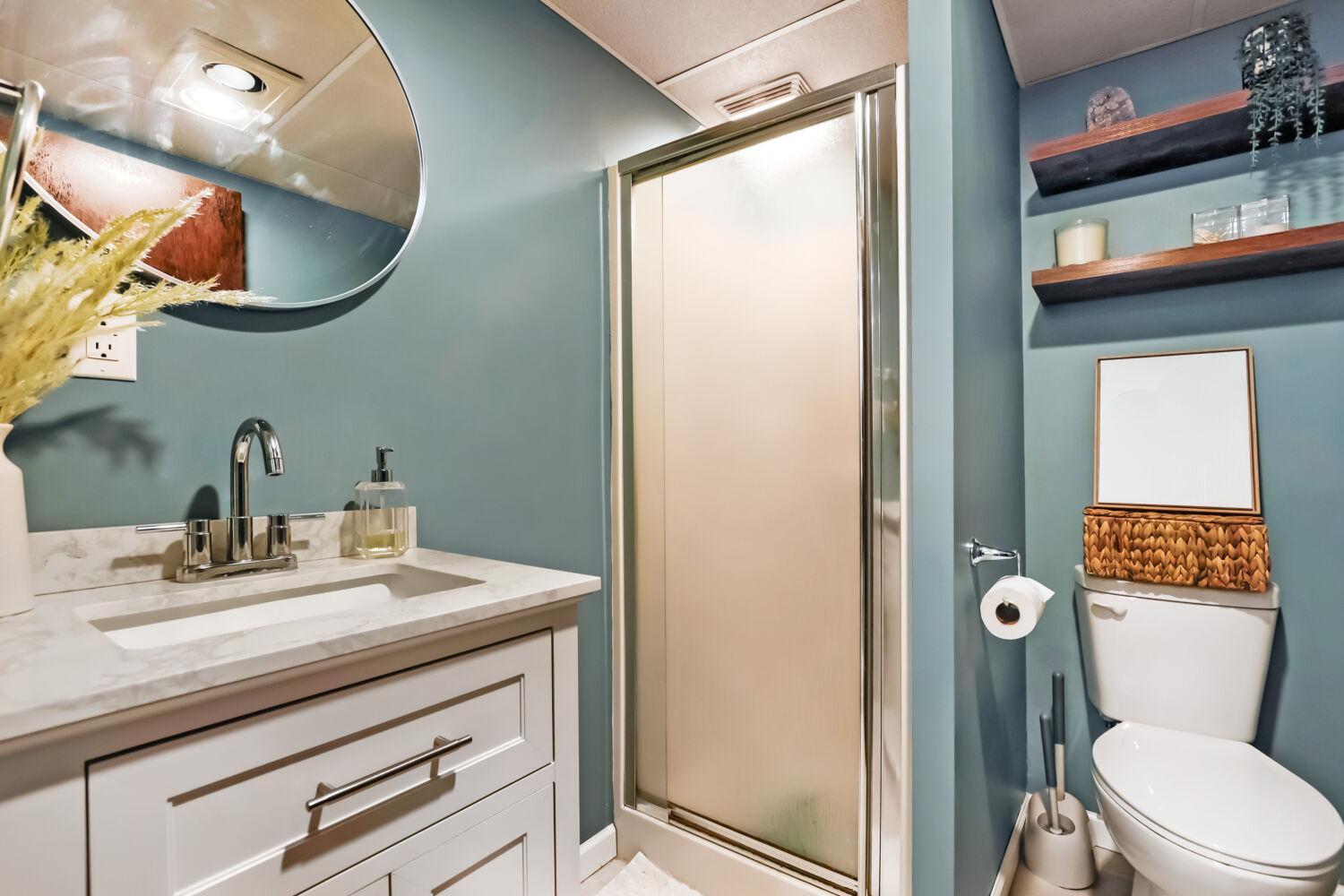 461 mystic st - Web Quality - 023 - 23 Bathroom.jpg