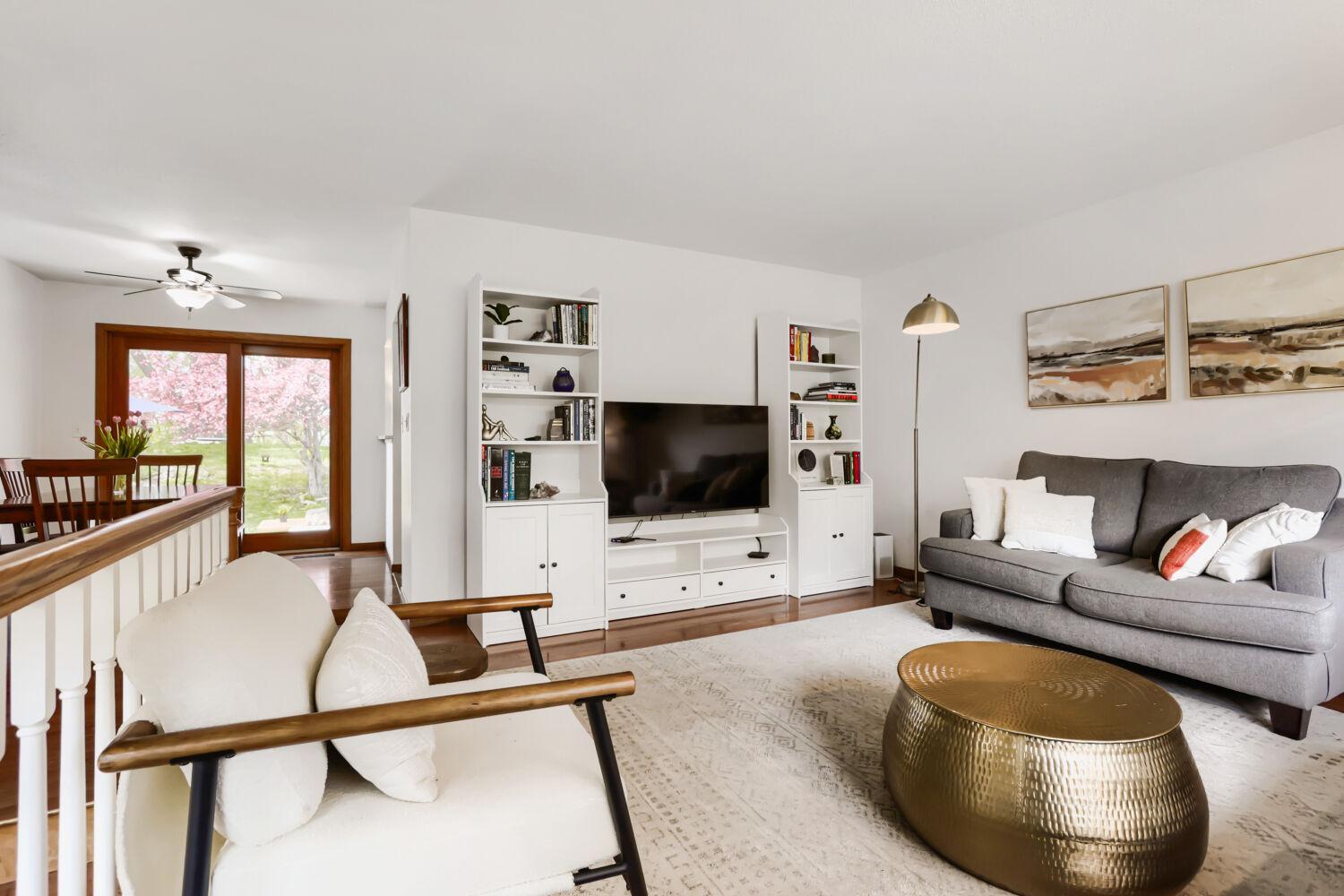 461 mystic st - Web Quality - 003 - 03 Living Room.jpg