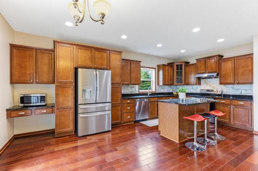 10-web-or-mls-18849-64th-Ave_Seasonal-03.jpg