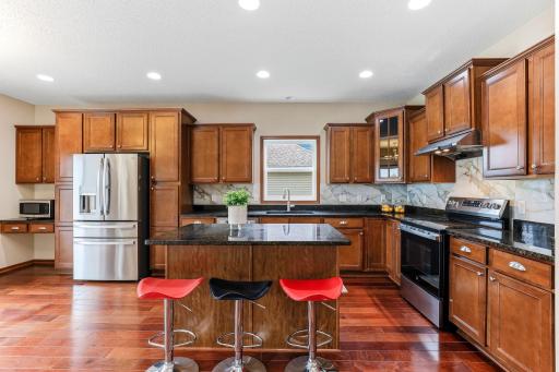 9-web-or-mls-18849-64th-Ave_Seasonal-02.jpg