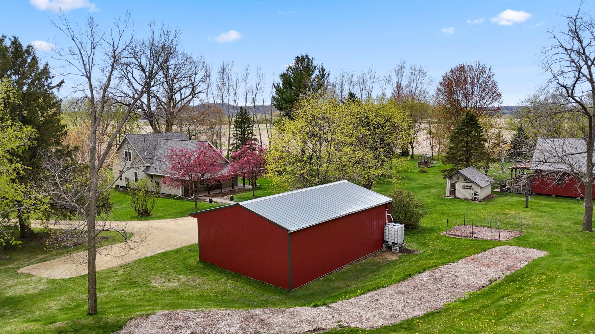 Detached garage