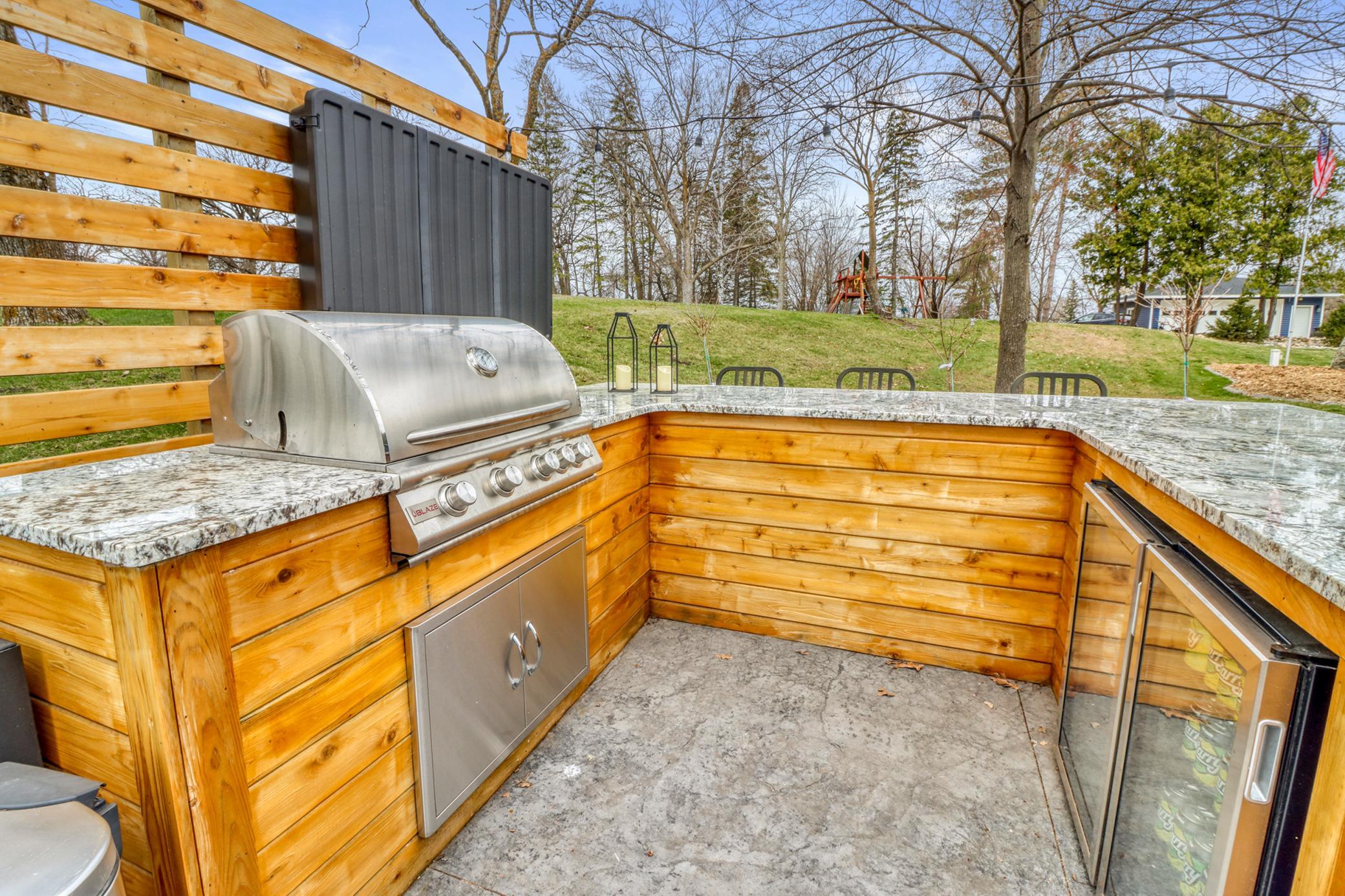 Outdoor Kitchen