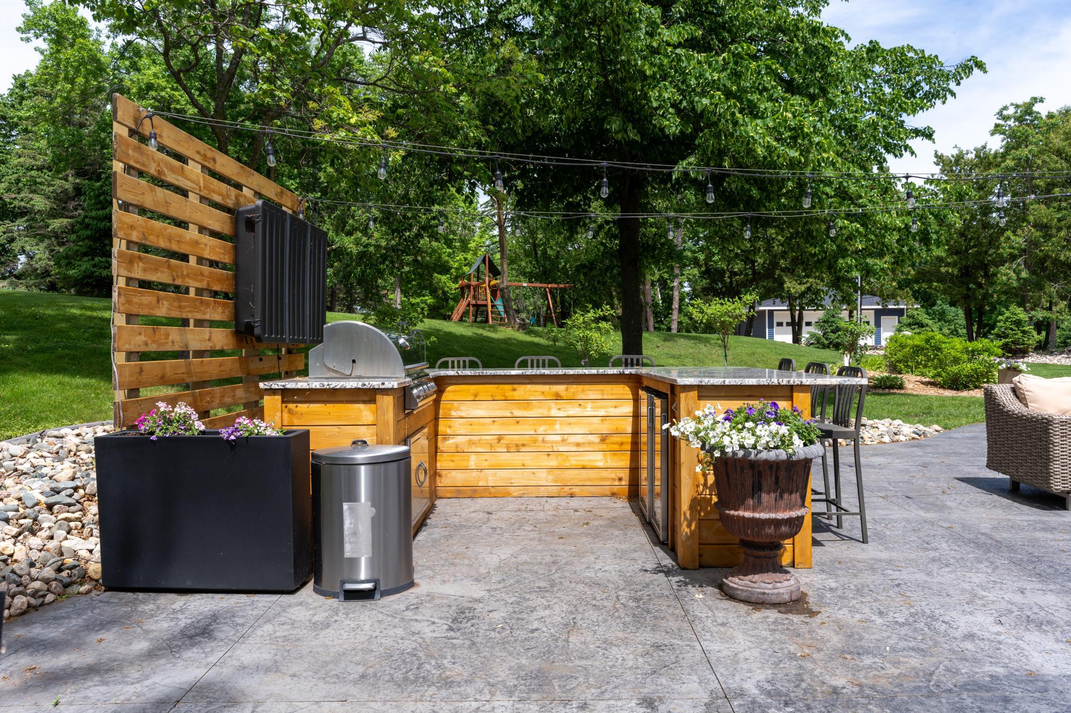 Outdoor kitchen