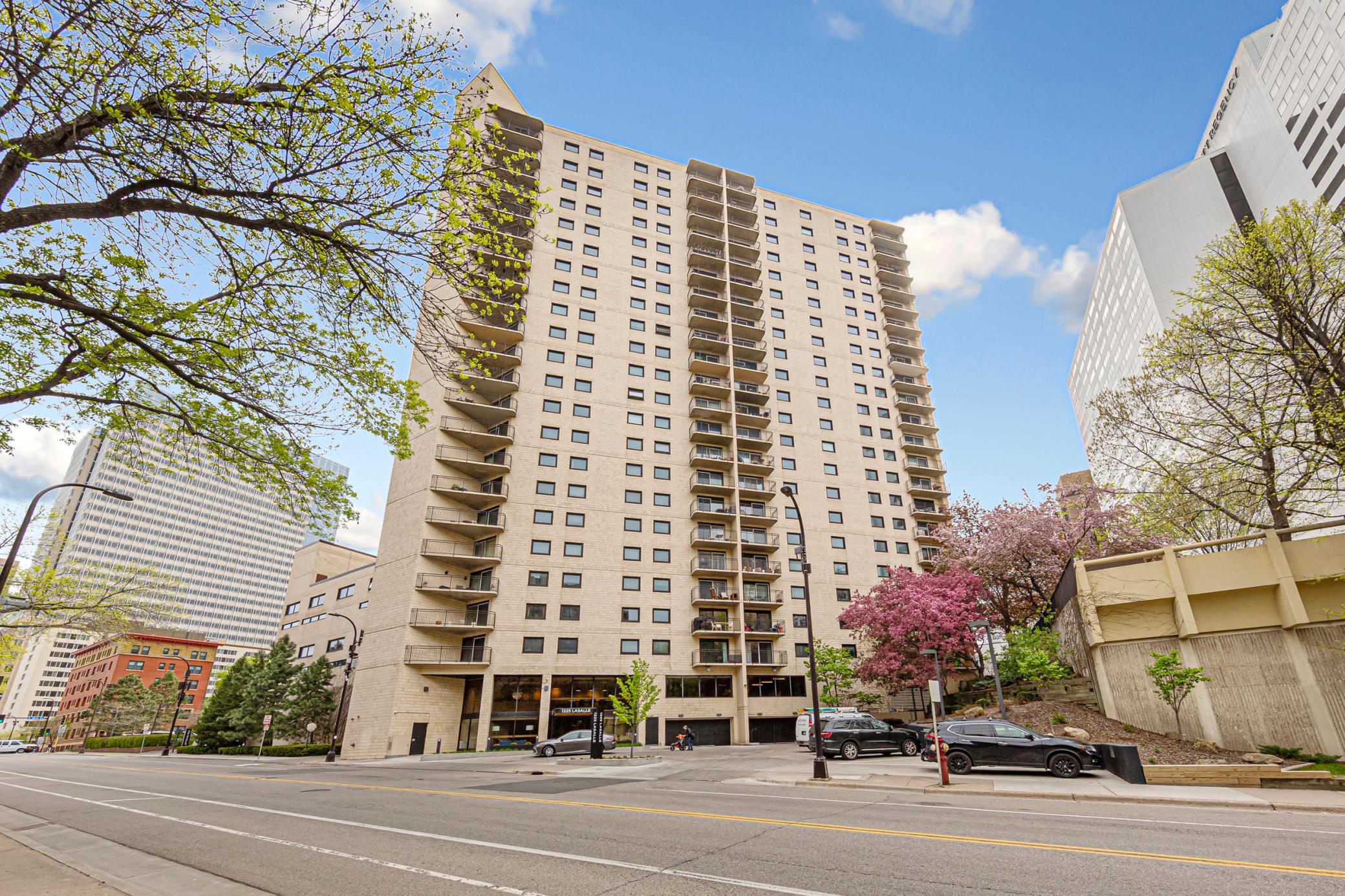 1225 LaSalle