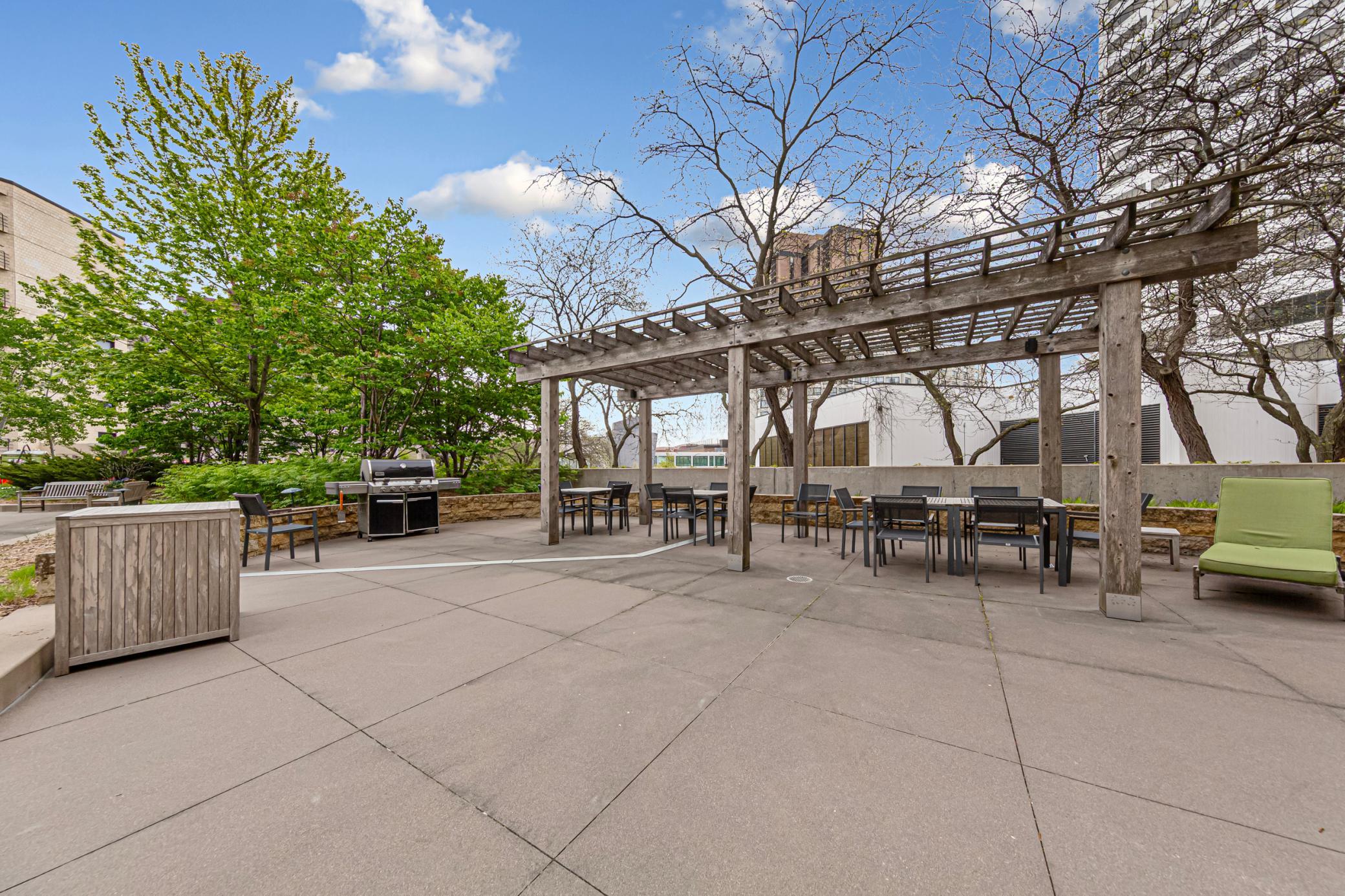 Perfect place to entertain or BBQ