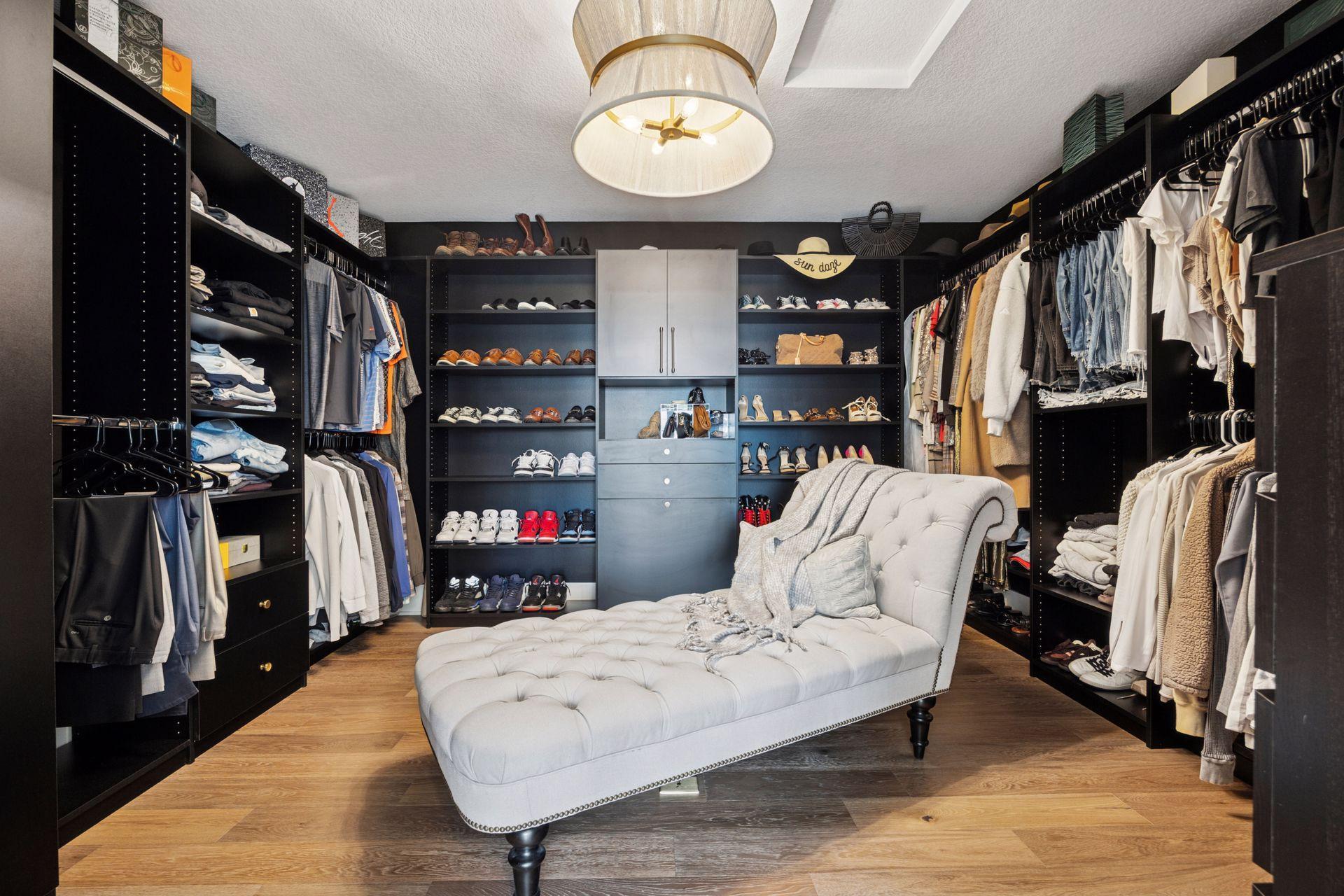 Primary suite walk-in closet