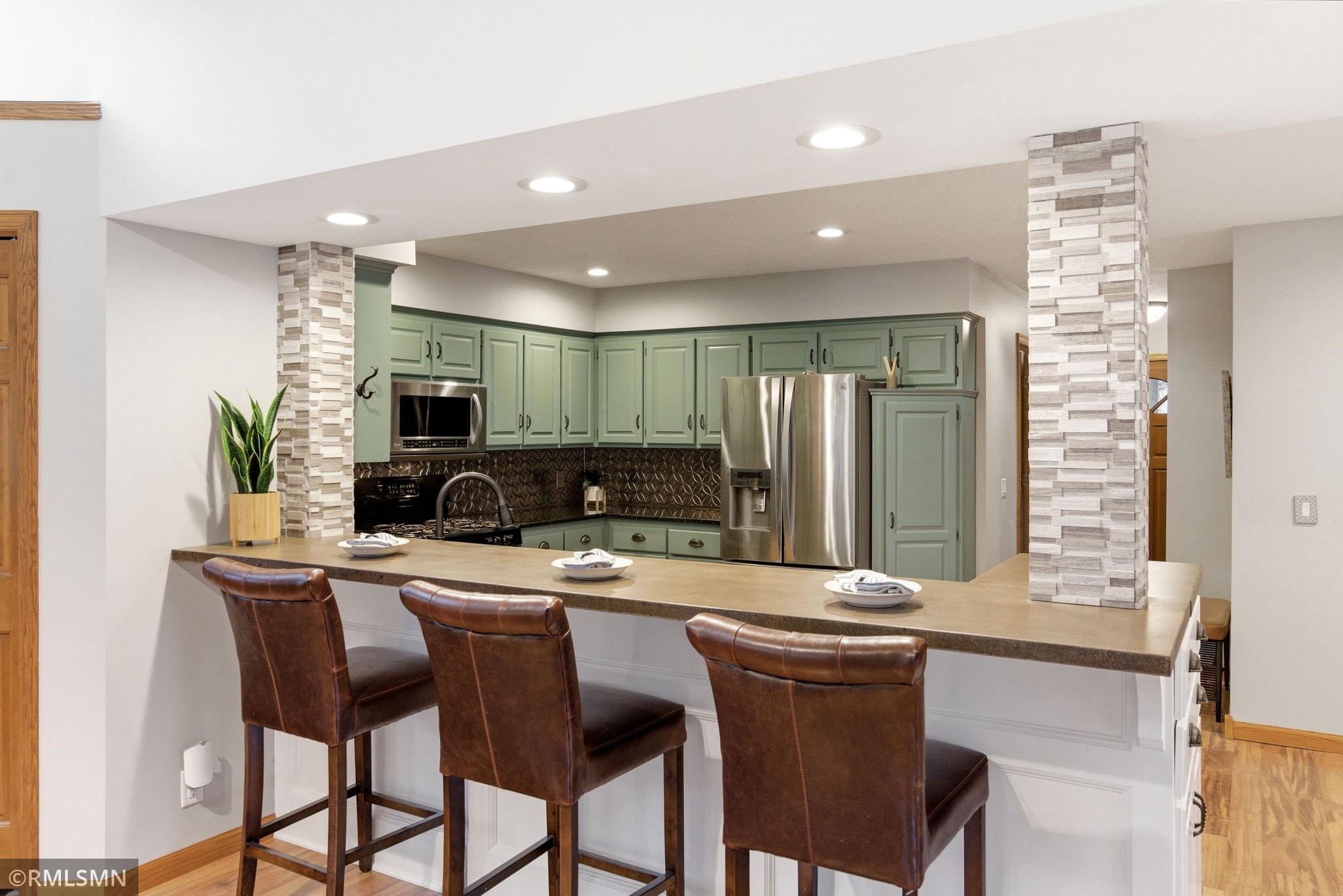 BarIntoKitchen.jpg