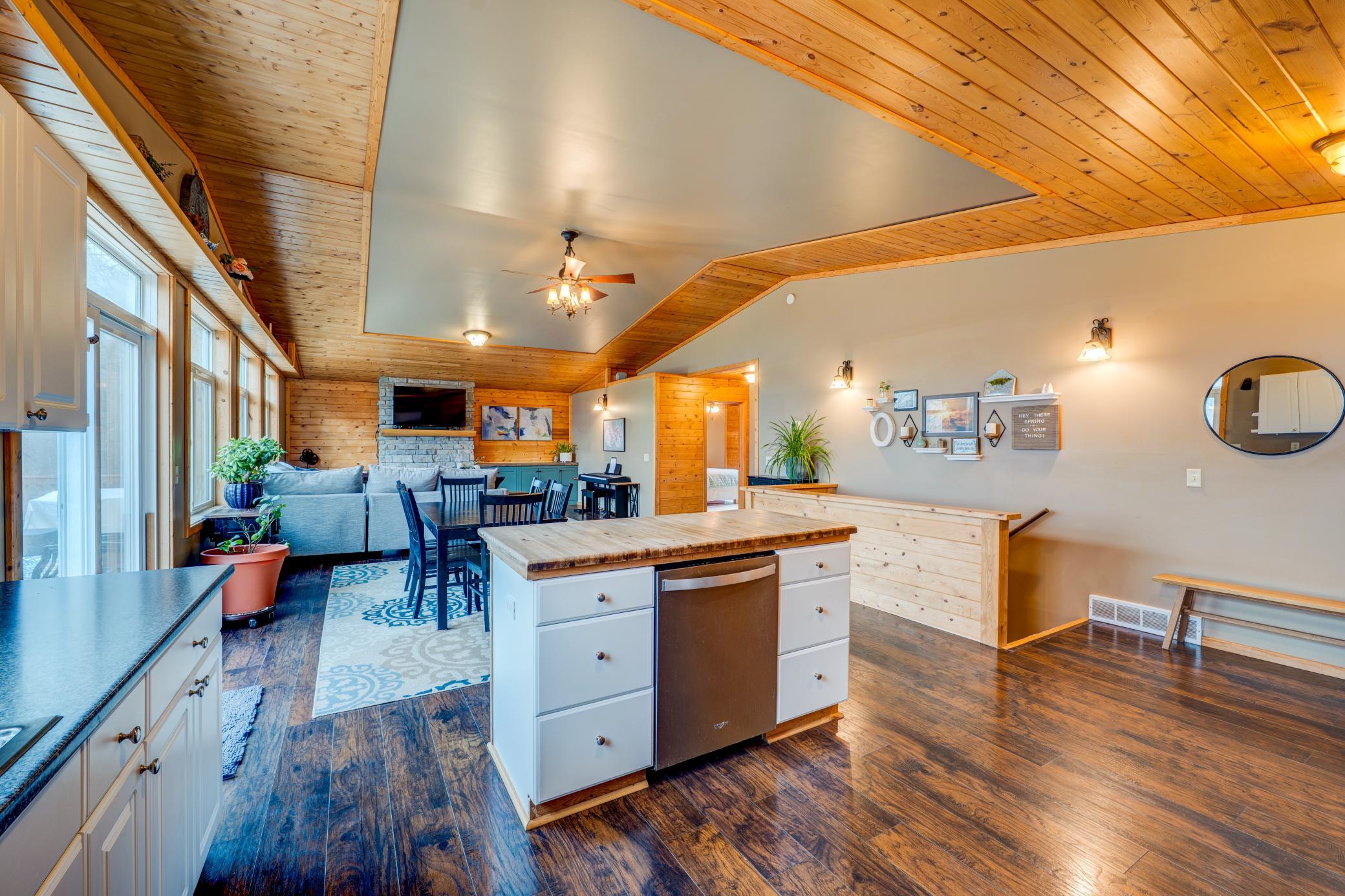 PANA7567_68_69_70_71_72_73INTERIOR.jpg