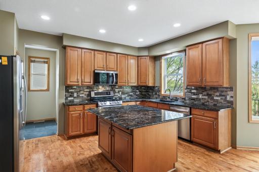 16555 77th Circle N, Maple Grove, MN 55311