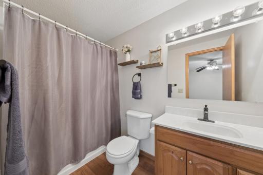 4th Level Full Bath