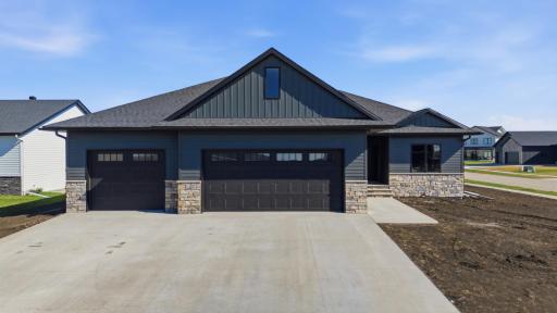 4257 Pine Parkway S, Fargo, ND 58104
