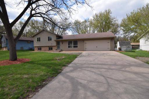 10556 104th Avenue N, Maple Grove, MN 55369