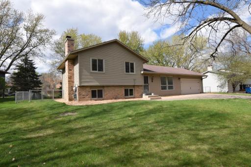10556 104th Avenue N, Maple Grove, MN 55369
