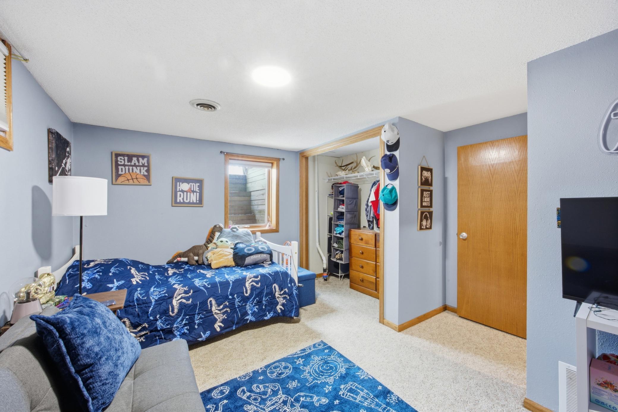 Bedroom 3 (basement)