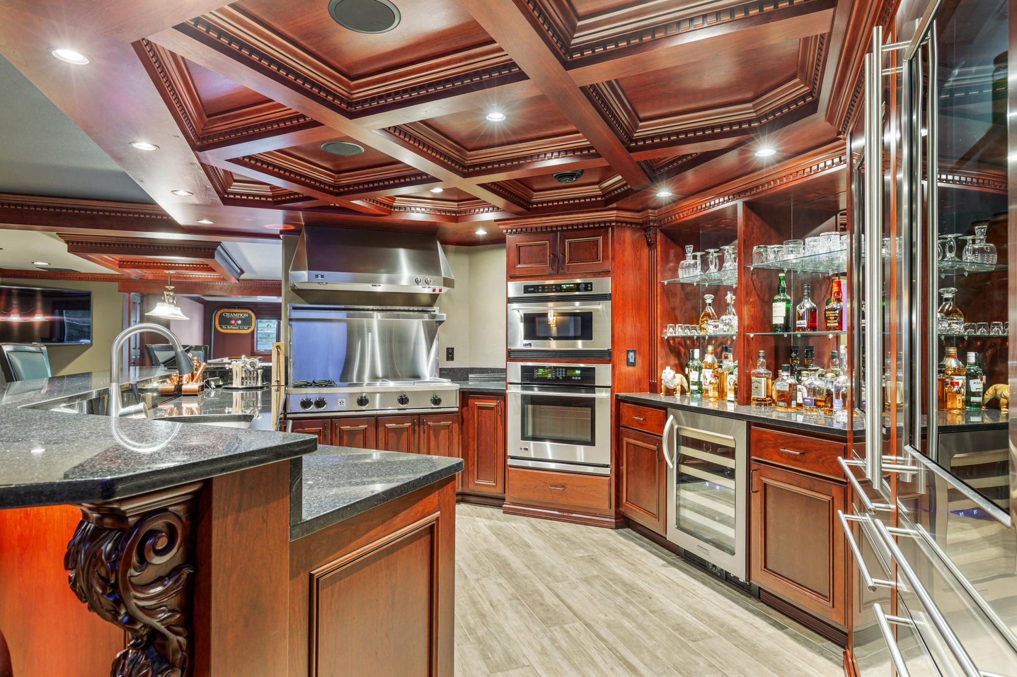 Basement Kitchen/Bar