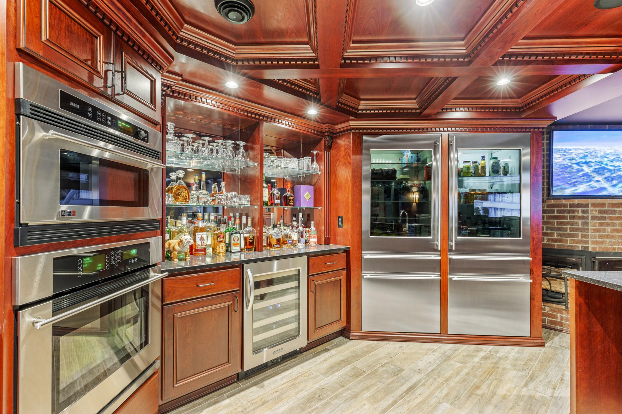 Kitchen/Bar