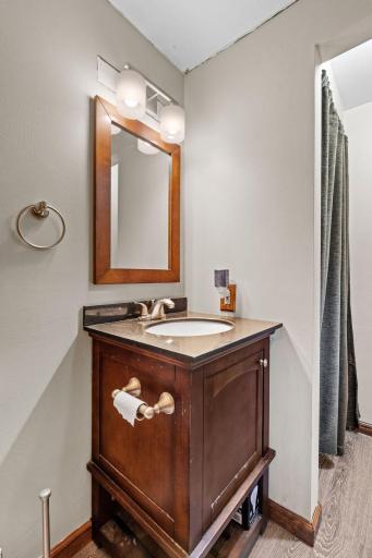 30-web-or-mls-3716 Brookdale Cir N-30.jpg