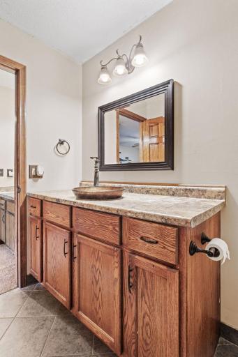 24-web-or-mls-3716 Brookdale Cir N-24.jpg