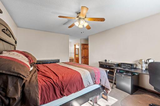19-web-or-mls-3716 Brookdale Cir N-19.jpg
