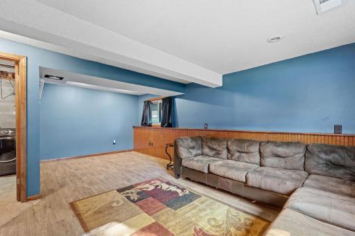 27-web-or-mls-3716 Brookdale Cir N-27.jpg
