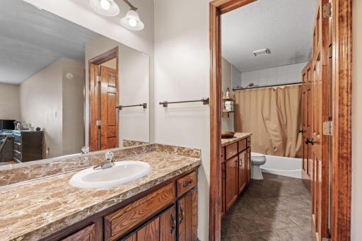 22-web-or-mls-3716 Brookdale Cir N-22.jpg