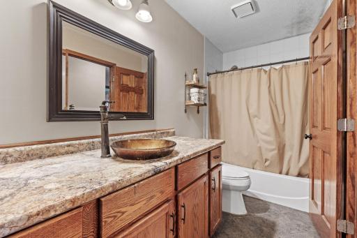 23-web-or-mls-3716 Brookdale Cir N-23.jpg