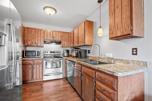 12-web-or-mls-3716 Brookdale Cir N-12.jpg