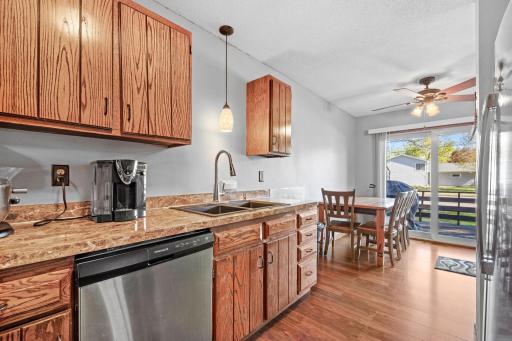14-web-or-mls-3716 Brookdale Cir N-14.jpg