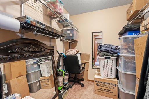 21-web-or-mls-3716 Brookdale Cir N-21.jpg