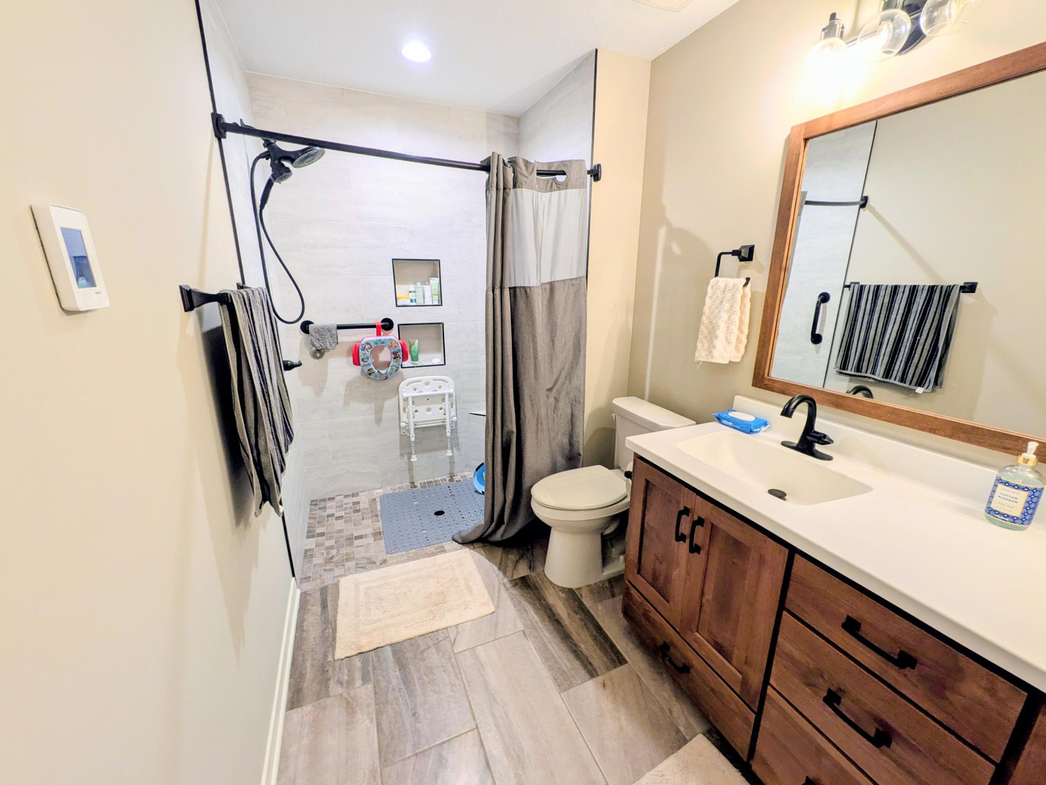 Primary En Suite Bathroom