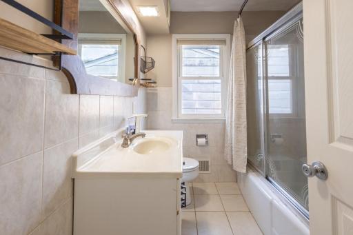 1771 Ivy Avenue E, Saint Paul, MN 55106