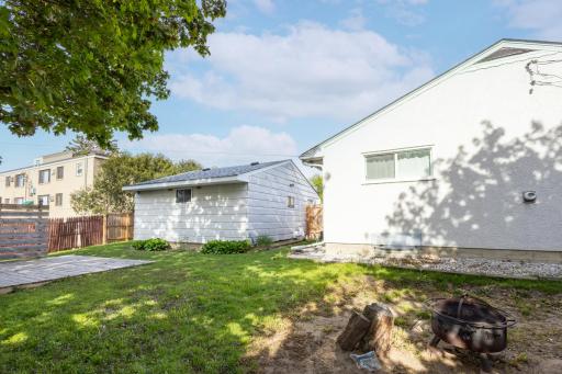 1771 Ivy Avenue E, Saint Paul, MN 55106