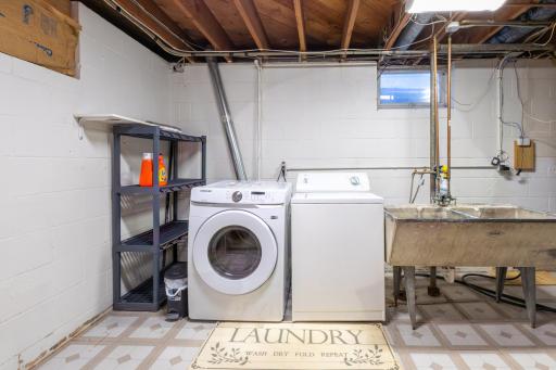 1771 Ivy Avenue E, Saint Paul, MN 55106