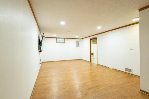 1771 Ivy Avenue E, Saint Paul, MN 55106