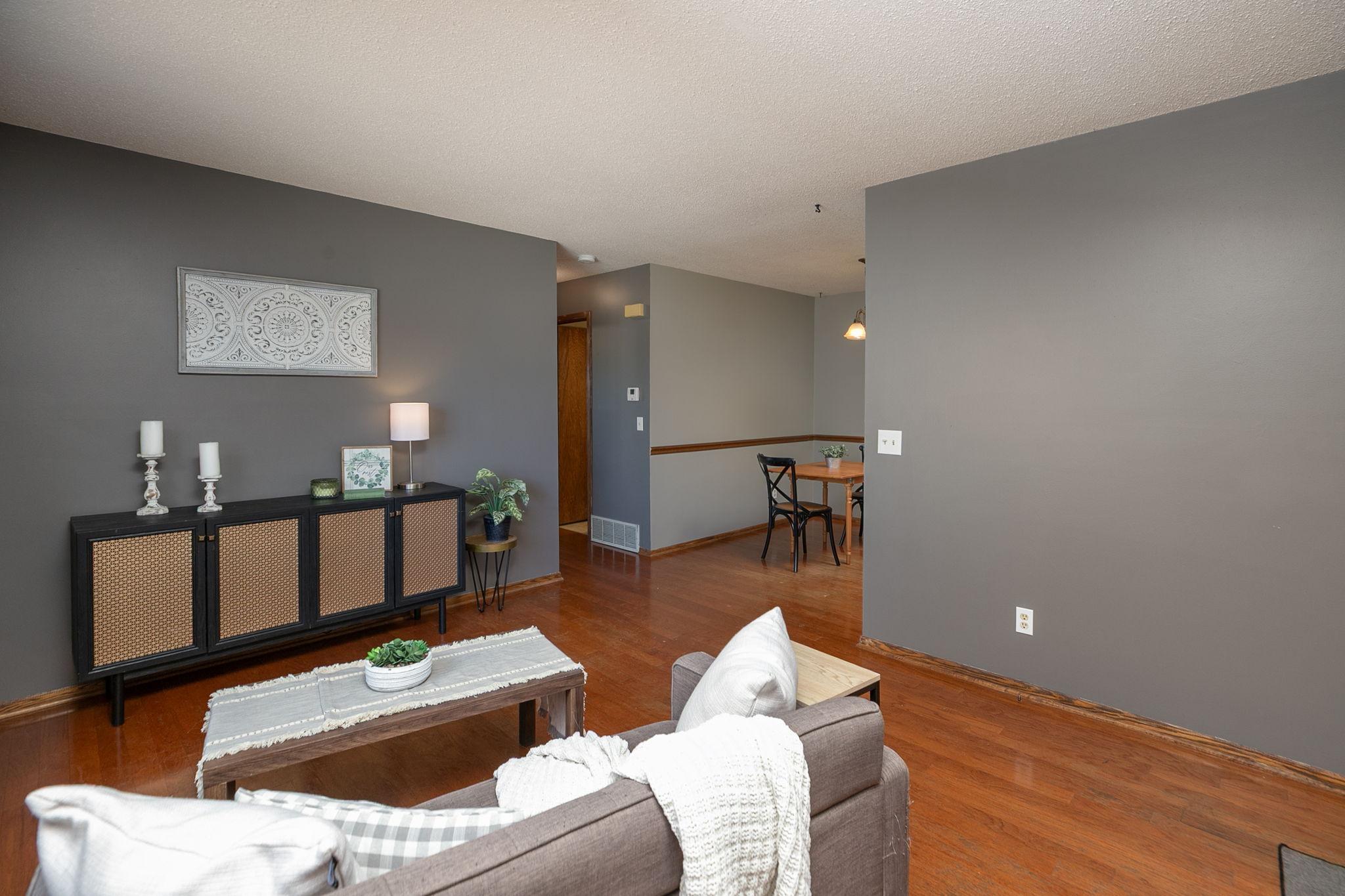 7-web-or-mls-07-Living Room.jpg