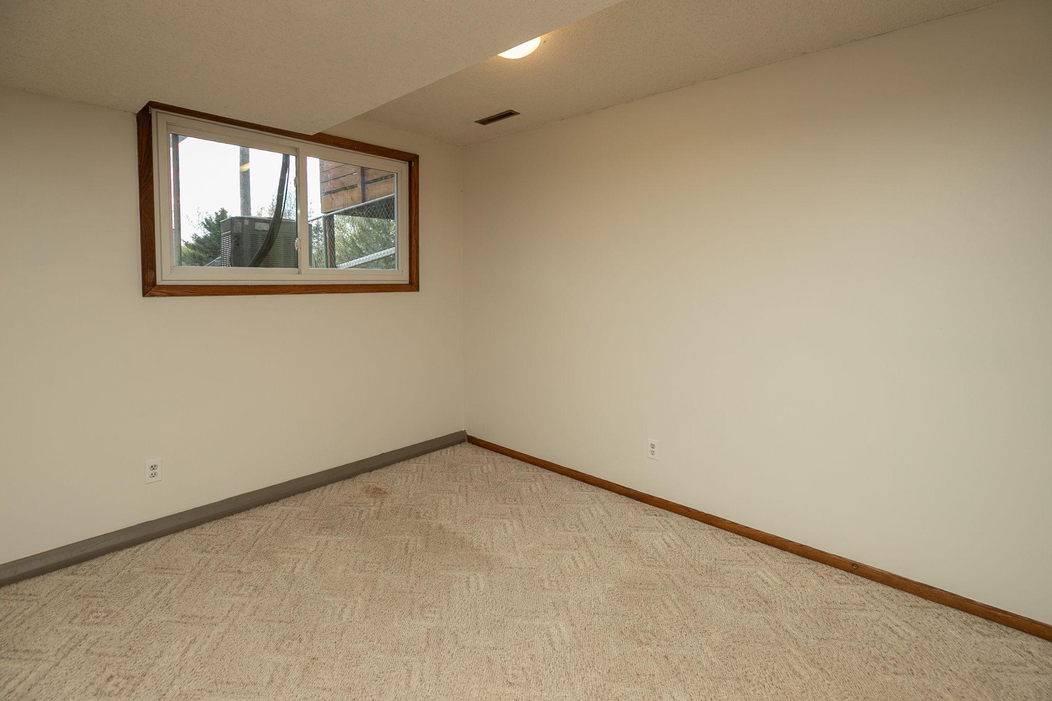 20-web-or-mls-20-Bedroom 3.jpg