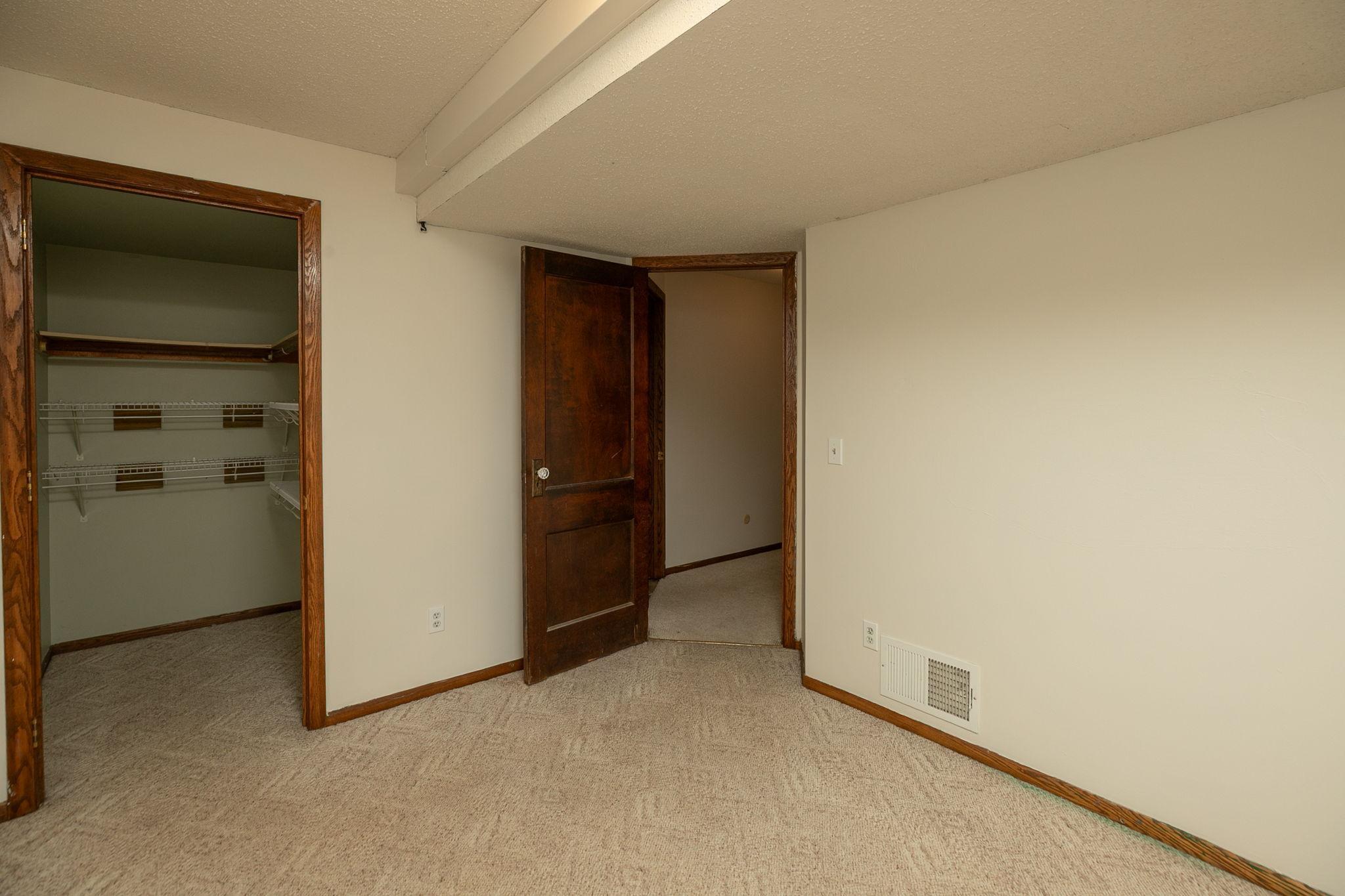 21-web-or-mls-21-Bedroom 3.jpg