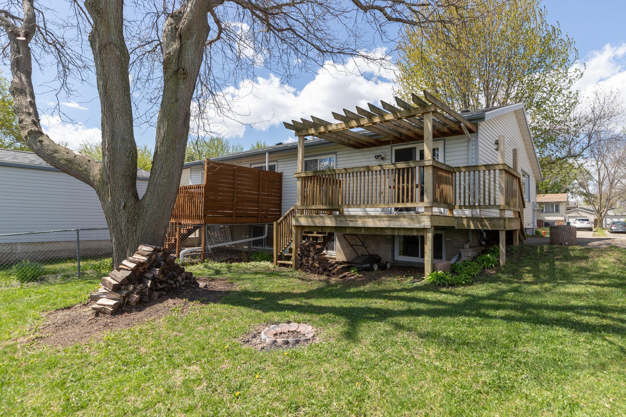 32-web-or-mls-32-Back View.jpg