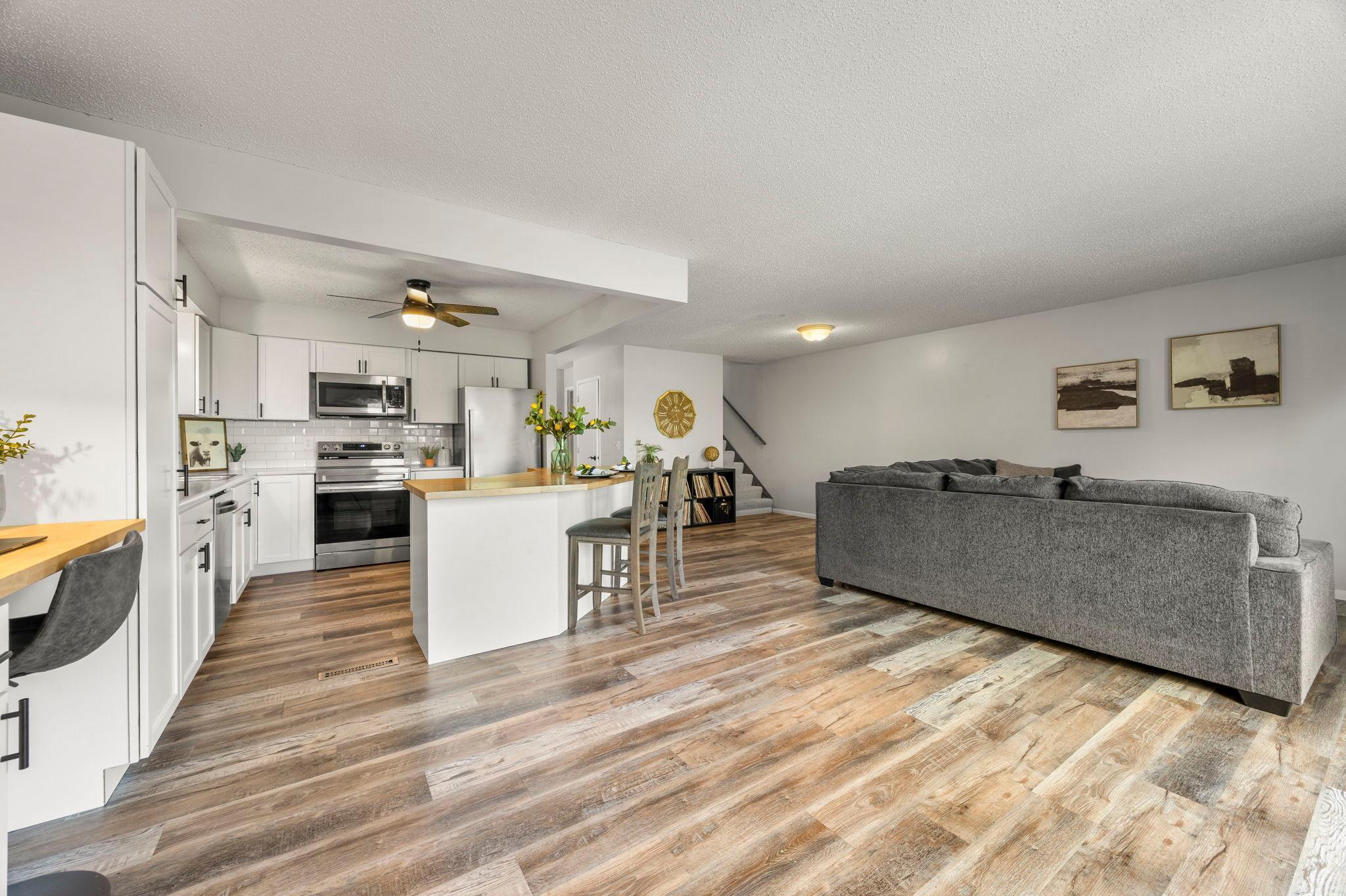 Newer flooring, BRAND new kitchen!
